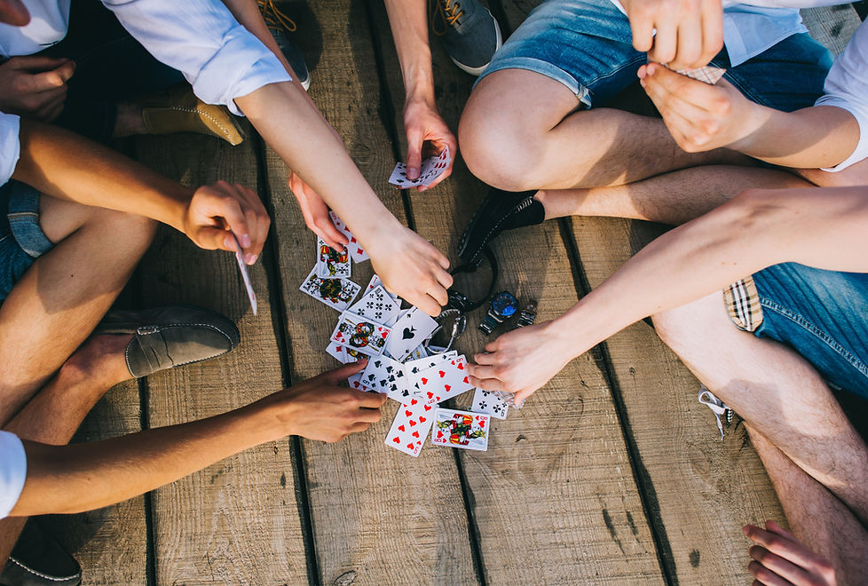 Jouer aux cartes