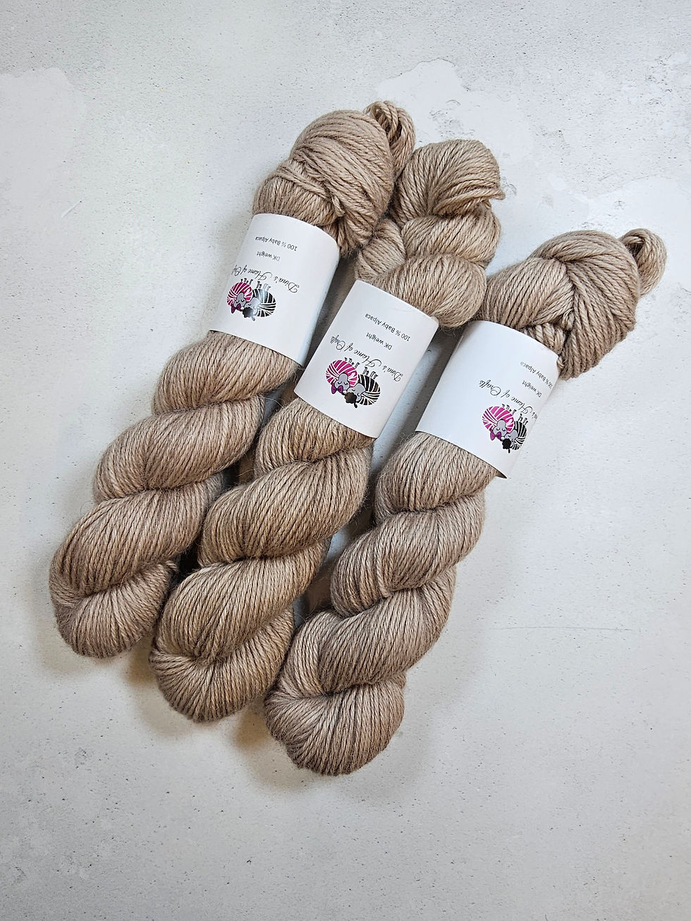 Sīktēls: Baby Alpaca yarn, DK weight, 100 g, SHIITAKE