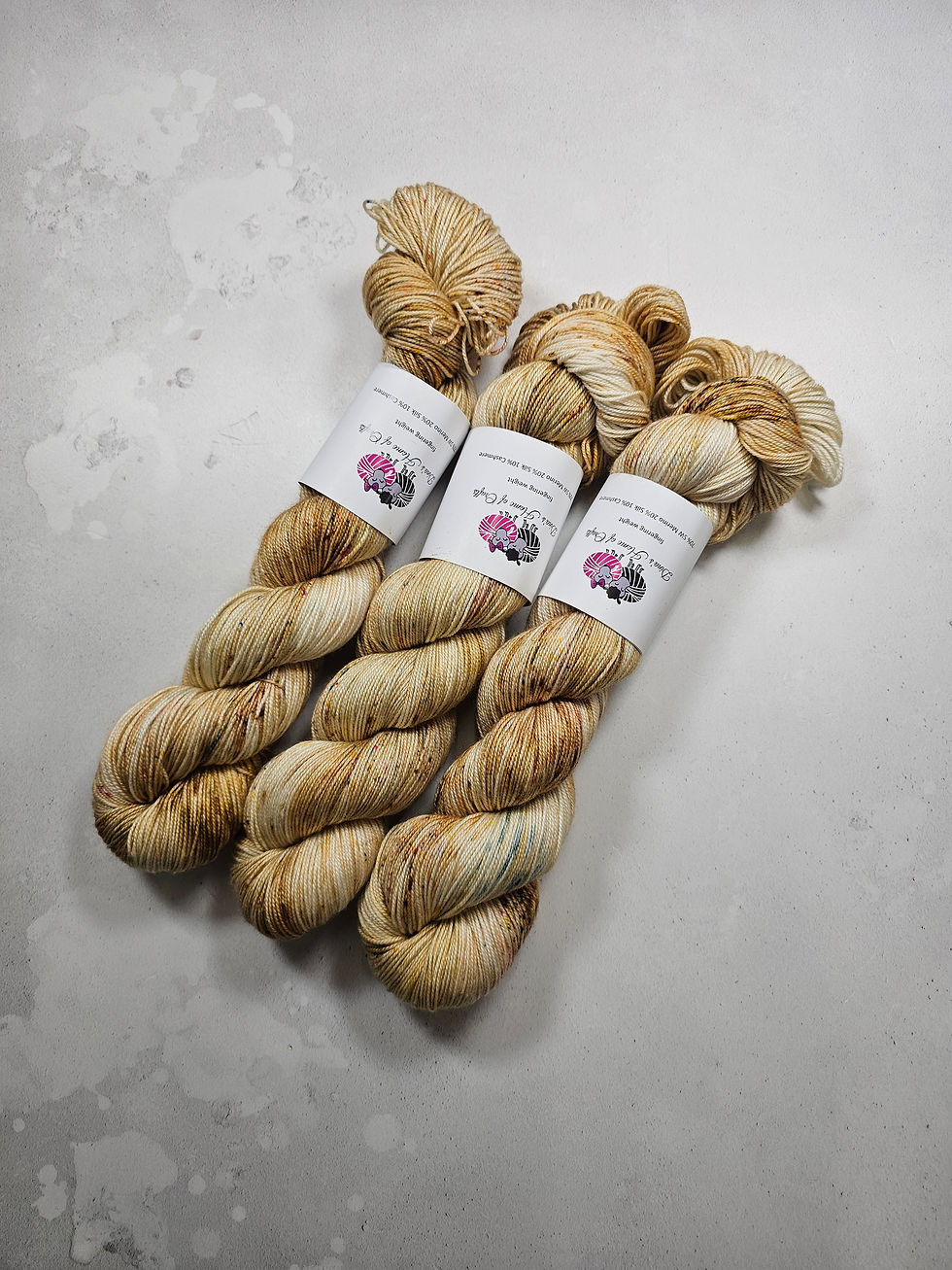 Miniaturbild: SW Merino Silk Cashmere yarn, 4-ply, Fingering, 100g, CREME BRULEE