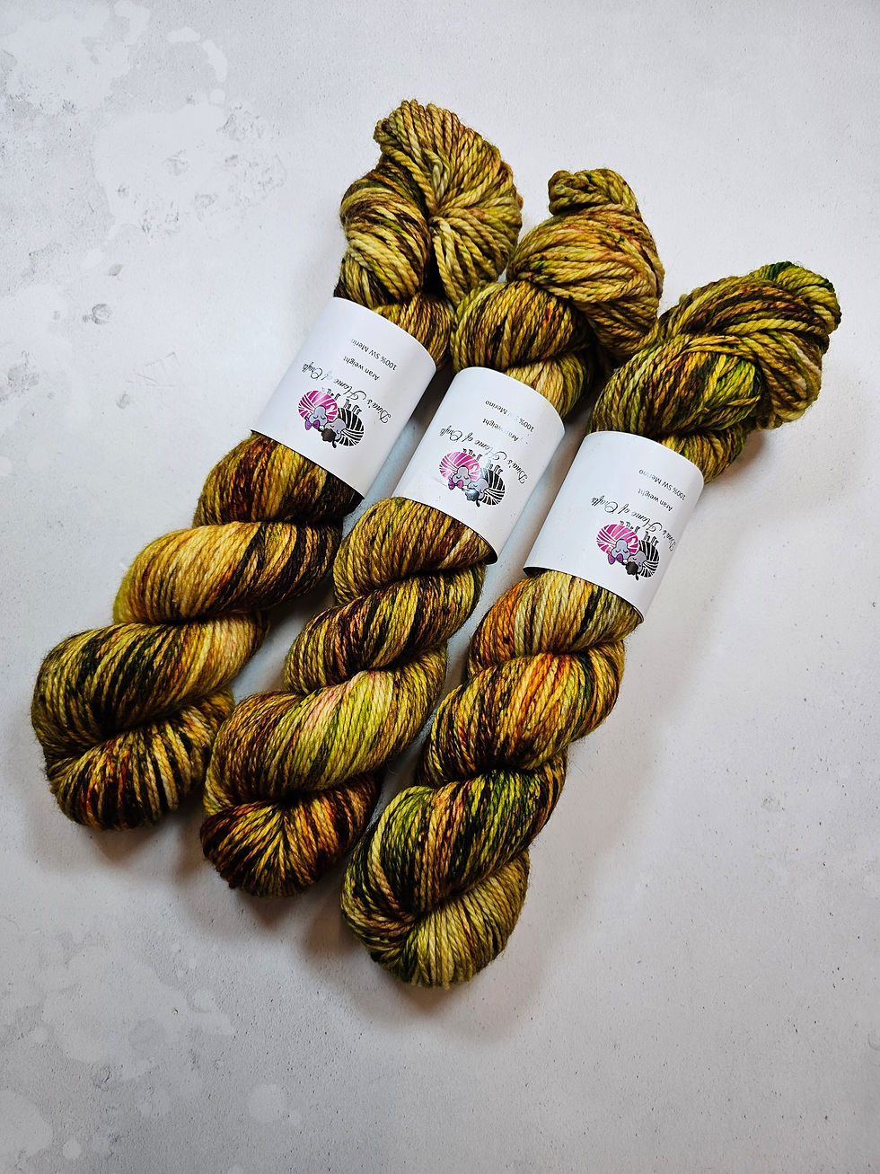 Miniature : SW Merino yarn, Aran weight, 100g, TURNING LEAVES
