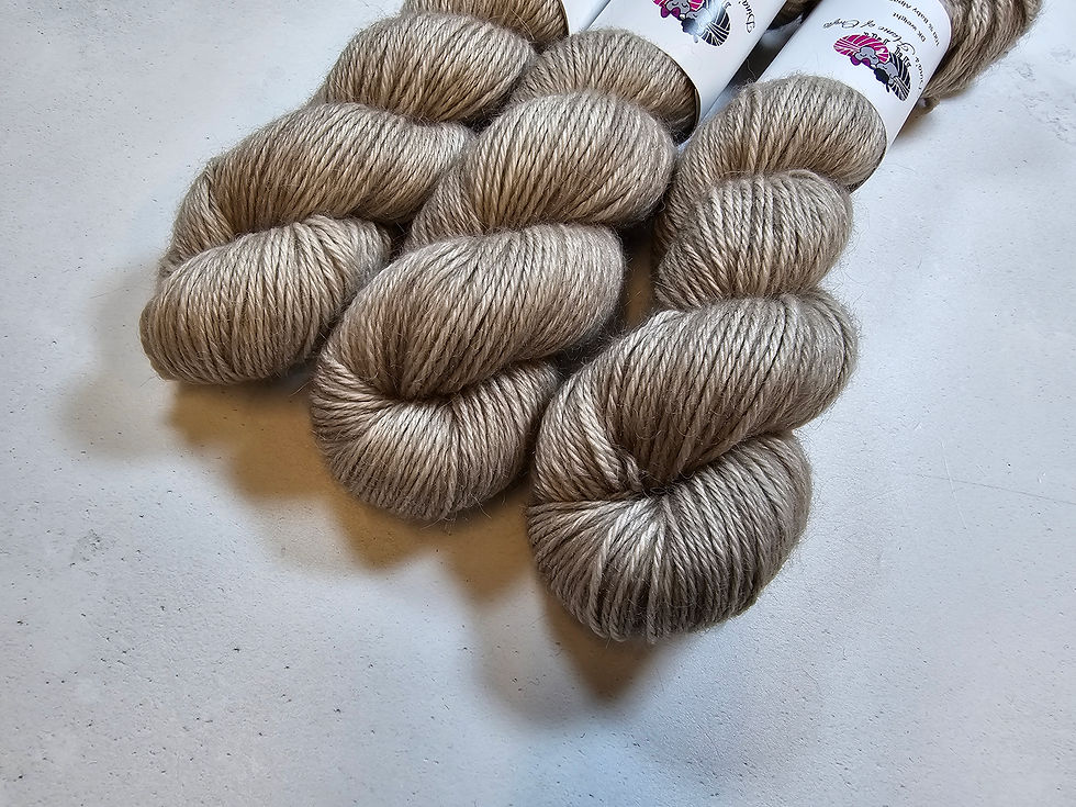 Sīktēls: Baby Alpaca yarn, DK weight, 100 g, SAND DUNE