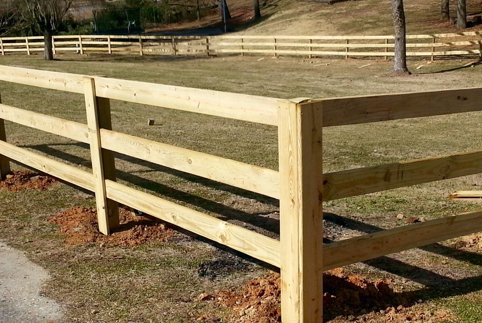 easttnfencing.com-backyard borders fence company-custom ...