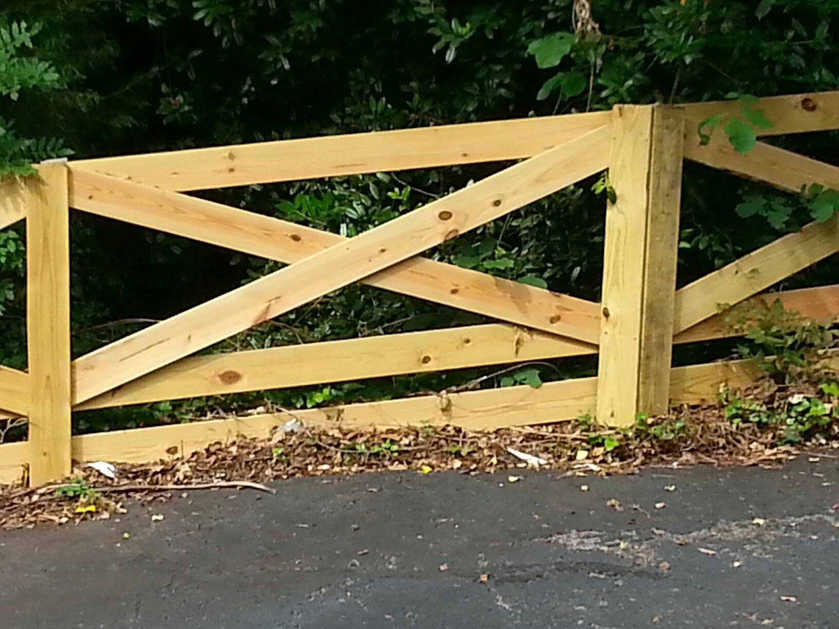 Easttnfencing Com Backyard Borders Fence Company Custom Wood Fences