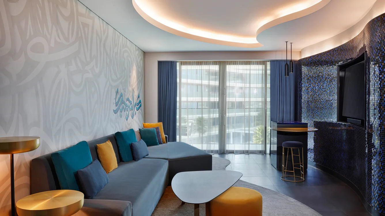 W SUITE