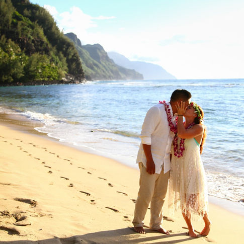 Kauai Wedding Photos in Hanalei with Uly & Amy 