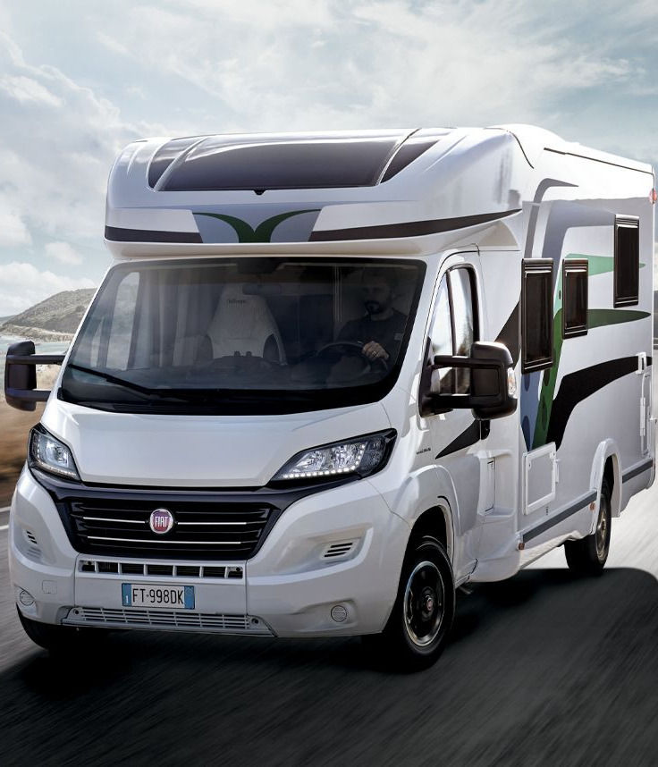 Fiat-Ducato-Camper-in-viaggio-su-strada_edited.jpg