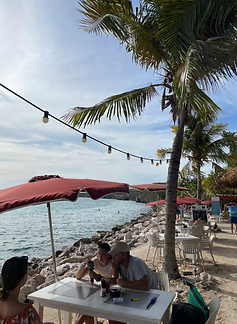 Curacao__63c665aa85e348f99cac3f0d2795c574_64.heic