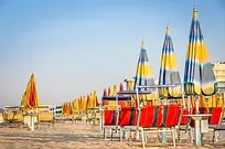 Beach-Umbrellas-at-the-end-of-the-Season-Rimini-Beach-Italy-540x357.webp