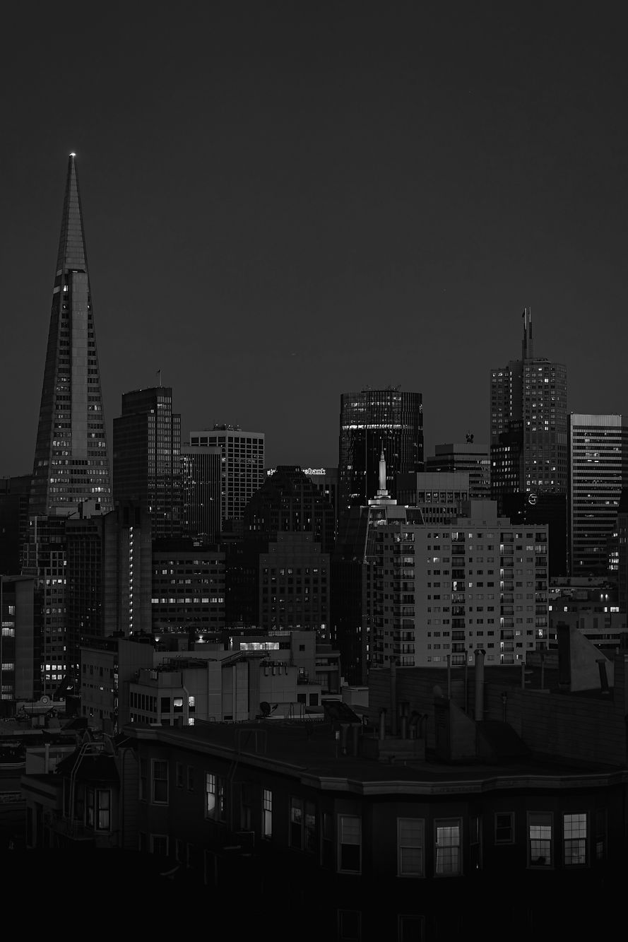 Downtown San Francisco city skyline at dusk._edited.jpg