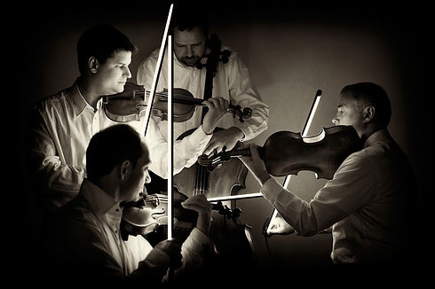 tubelight i orkester6089A8DC-E05A-47F9-A9C7-0B102D962ABF-cgi-4x.jpeg