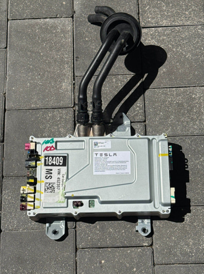 MCU Компьютер Бортовой с FSD Tesla Model S Plaid 1637790-71-D