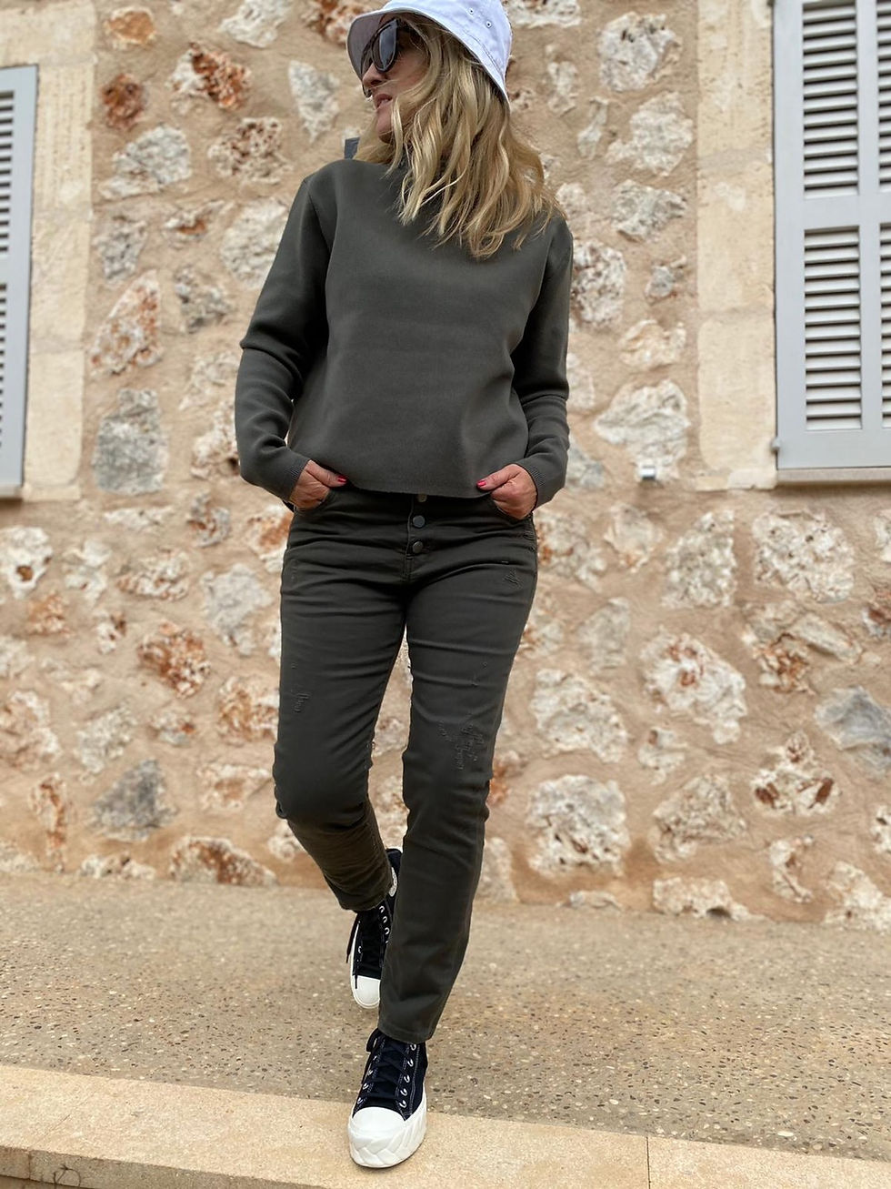 JEANS | Elias Rumelis | Lucia oliv