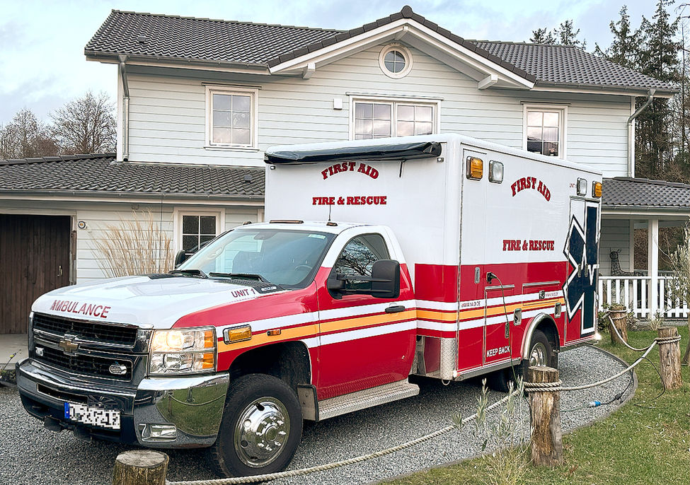 Ambulance 2_edited_edited.jpg