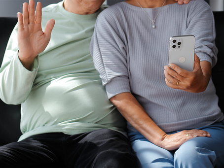 A6 Techs is proud to offer our comprehensive on mastering your mobile device workshops, specifically designed to help seniors navigate the world of smartphones and tablets—whether you use Android or Apple (iOS).