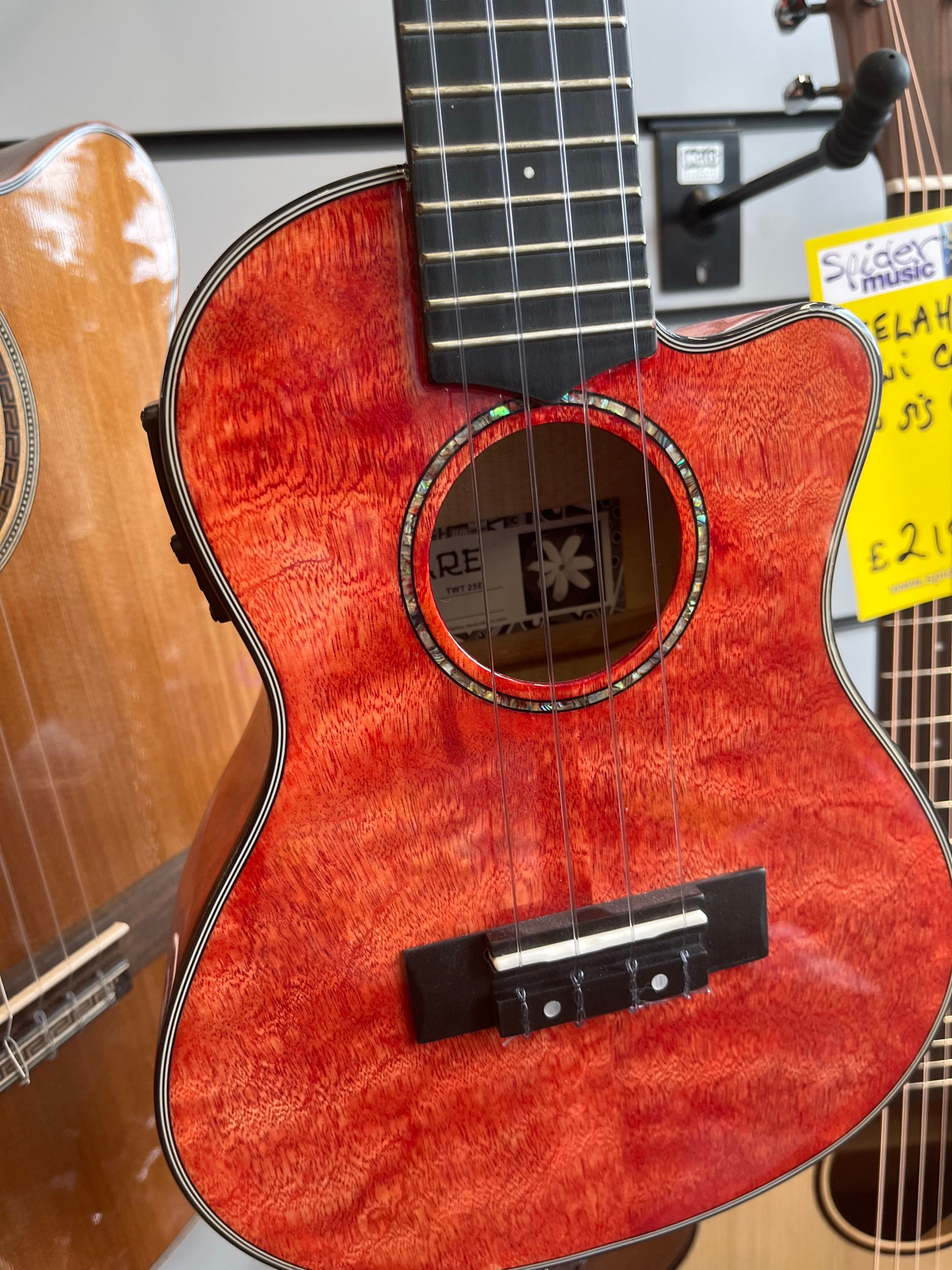 Tanglewood Tiare Electro Ukulele 