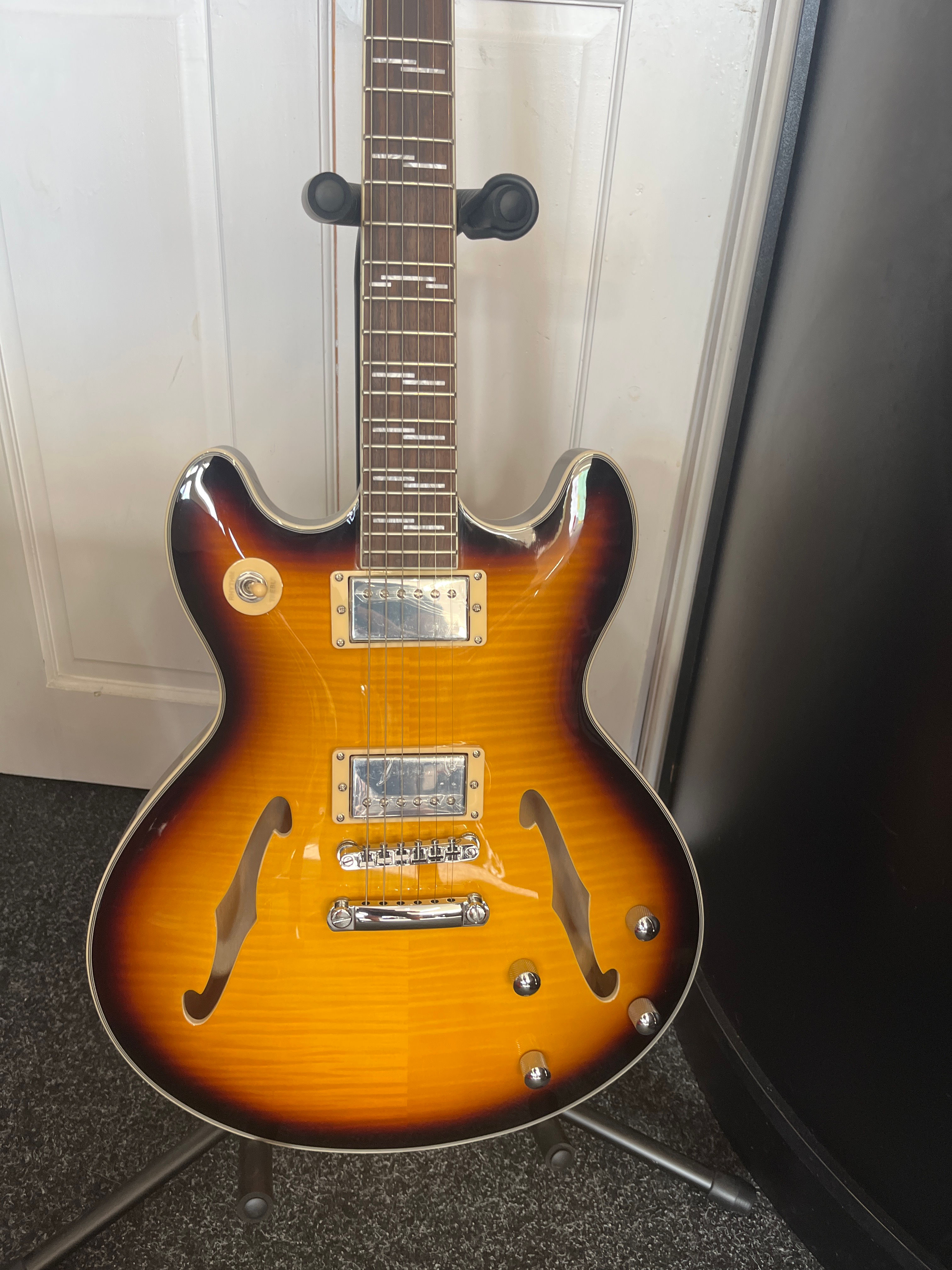 Tanglewood Chicago Vintage Burst