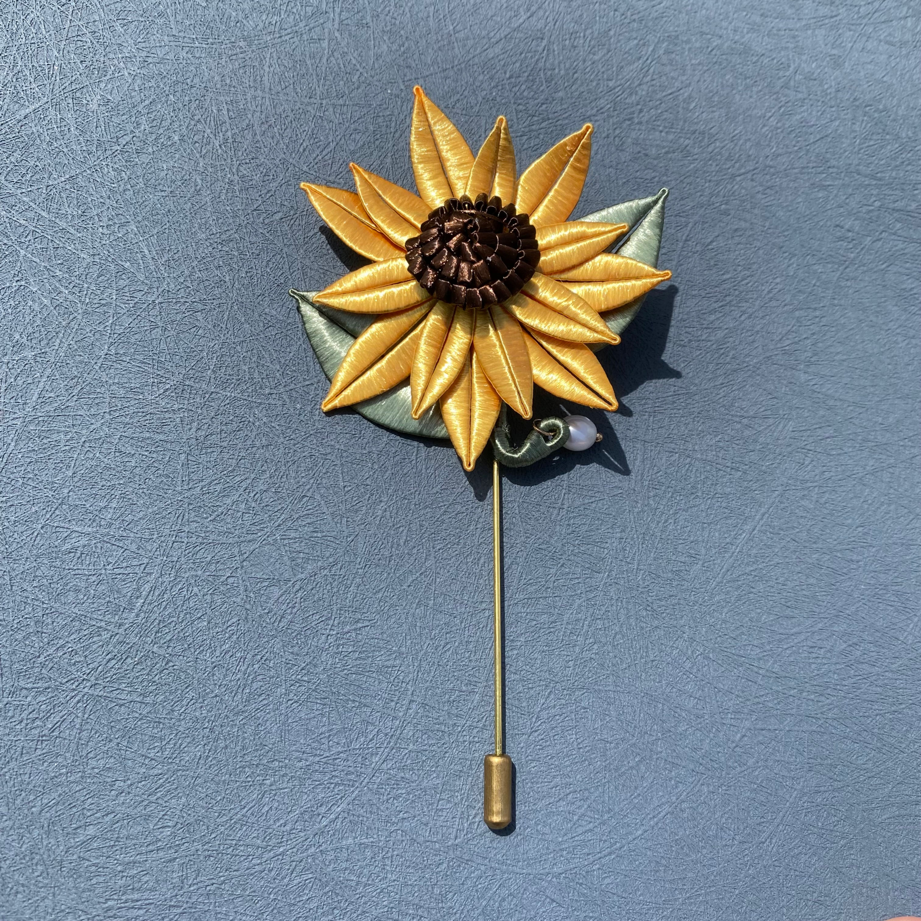 sunflower brooch