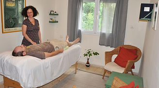 טלי בר| דיקור סיני בחיפה |רפואה סינית גוף נפש