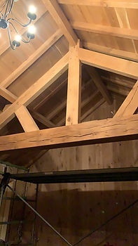 Het plafond van een schuur