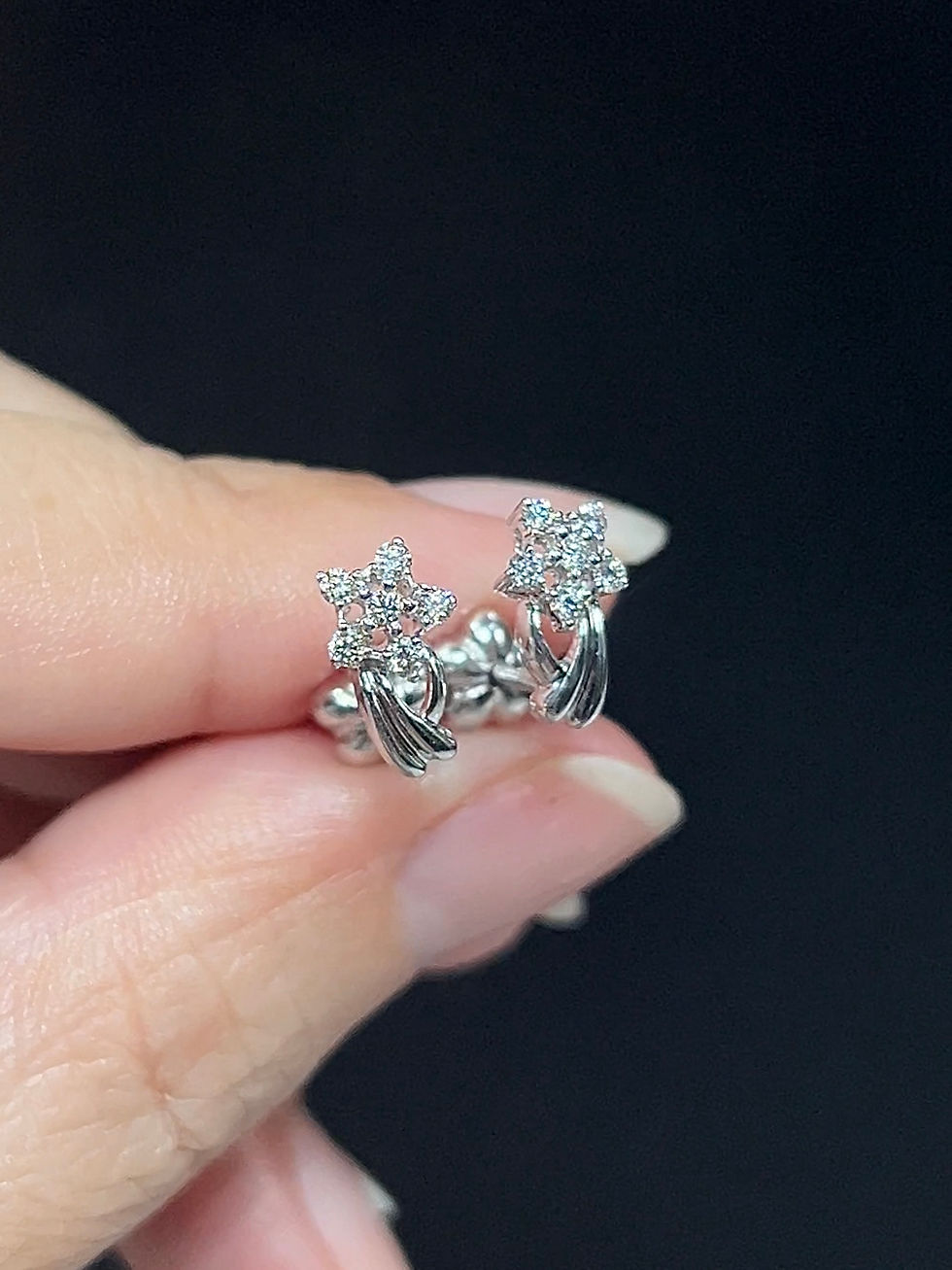 Thumbnail: Petite flower diamond earrings 0.18 TCW.