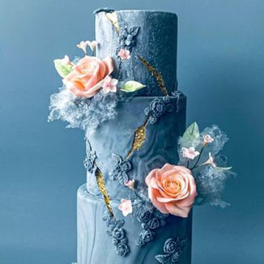 Pink marble wedding cake, edible wedding cake rosses, trending and modern wedding cake