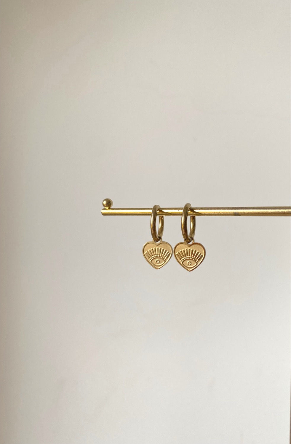 Pendientes corazón ojo