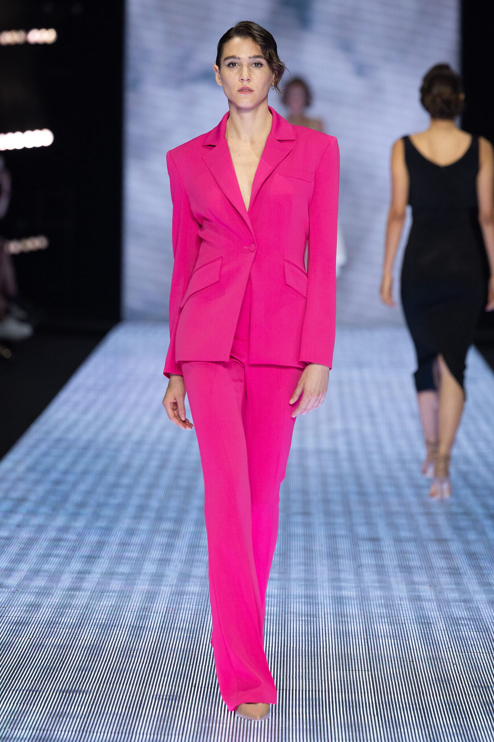 LOOK 2