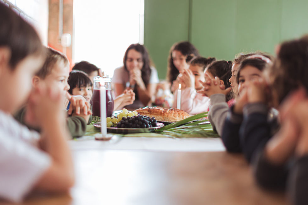 25025 04 17 Vivenda lava pés e partilha dos pães-12