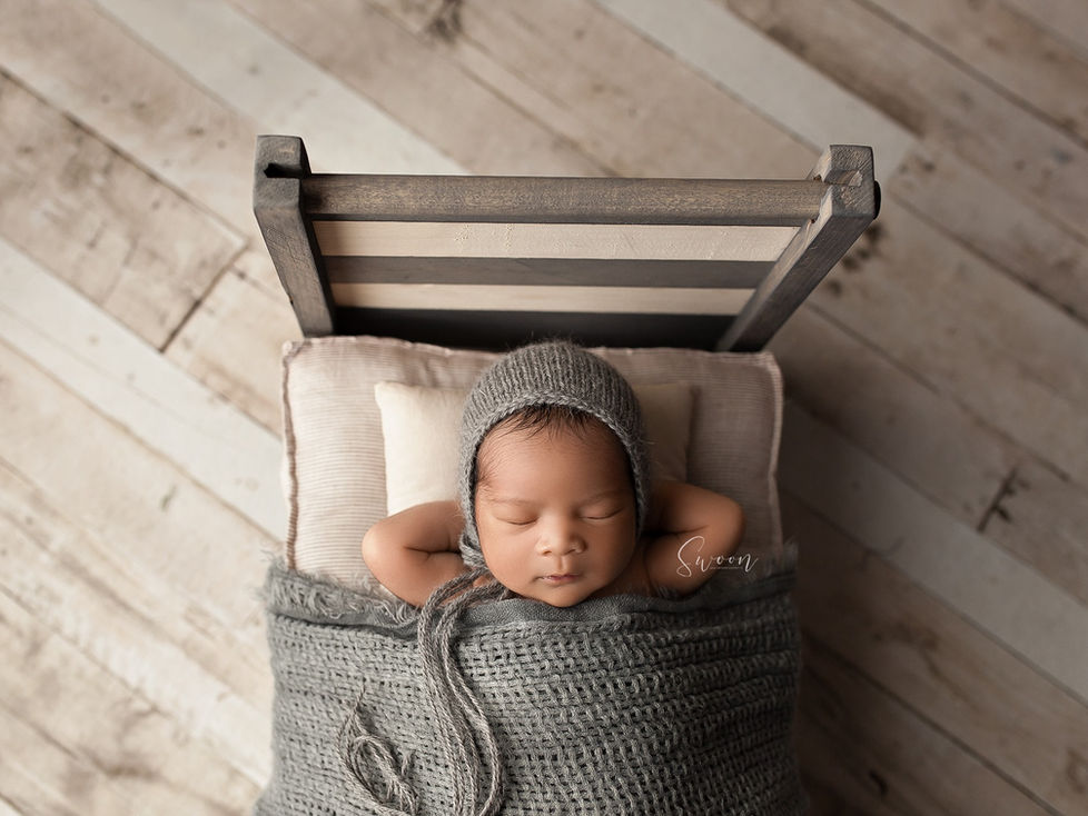 BABY J | NEWBORN SESSION | HAMILTON ONTARIO NEWBORN SESSION | NEWBORN PHOTOGRAPHER IN HAMILTON ONTAR