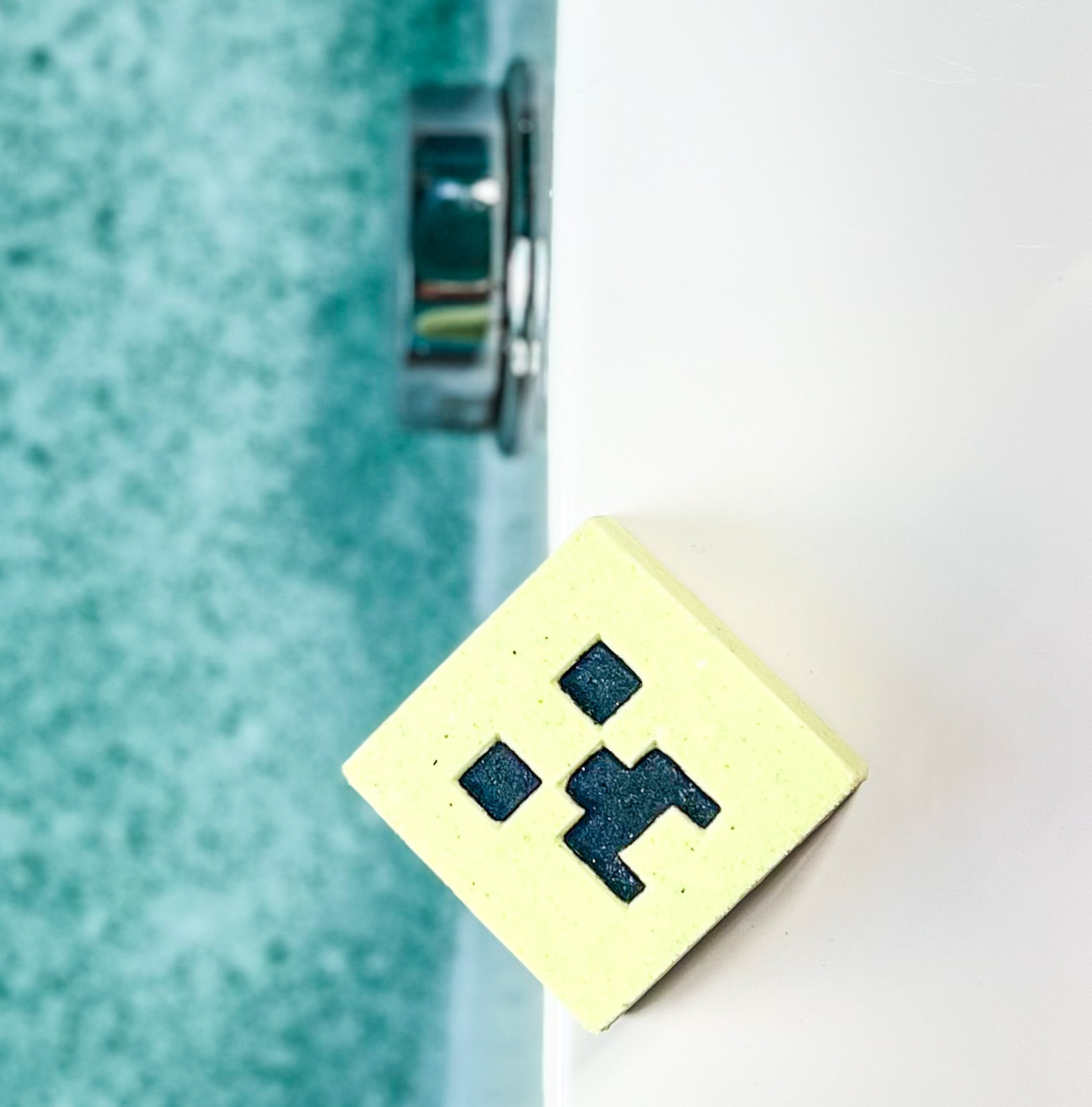 Bombe de bain • Jeu vidéo au cube avec surprise