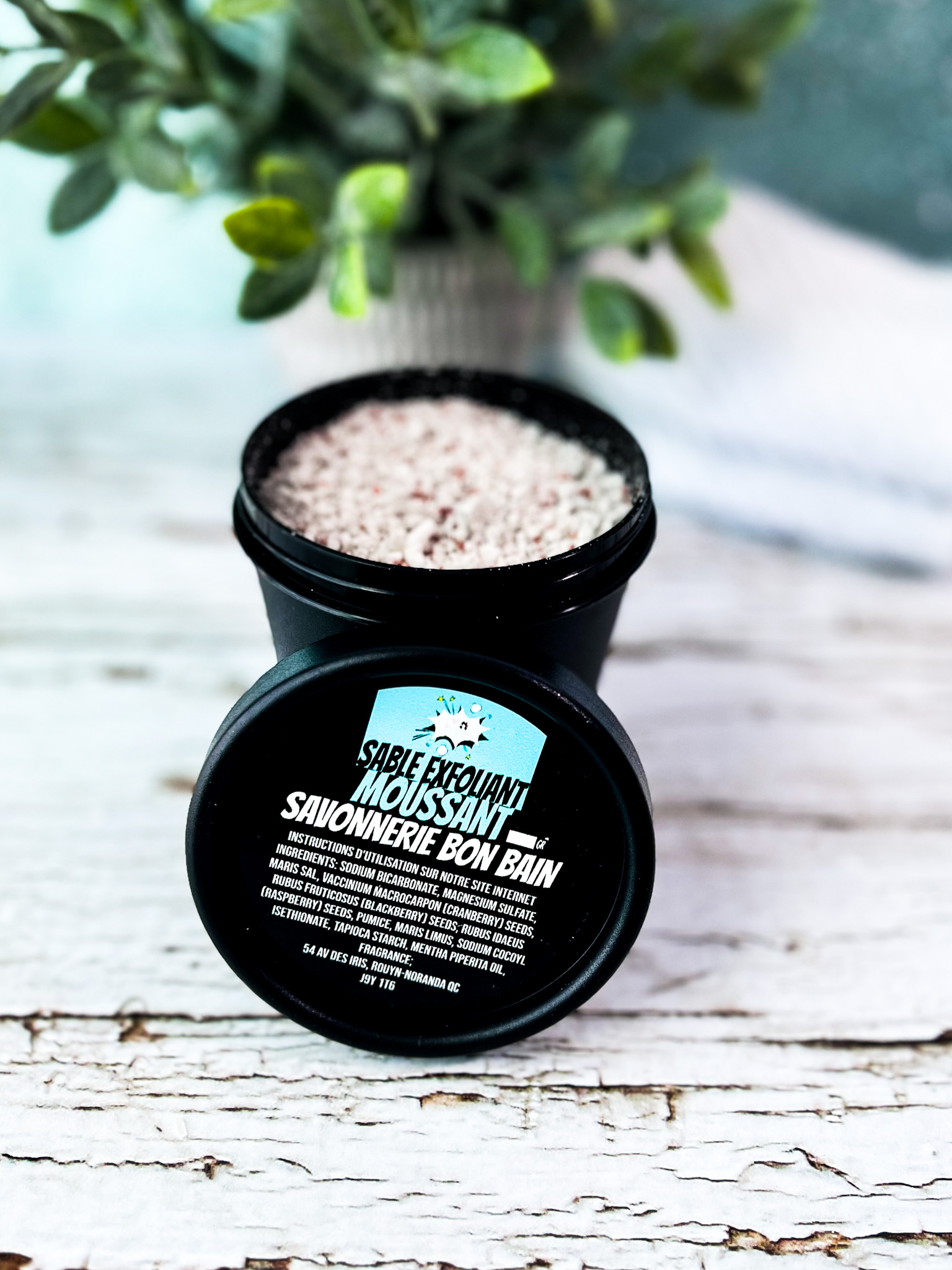 Sable moussant exfoliant pour les pieds