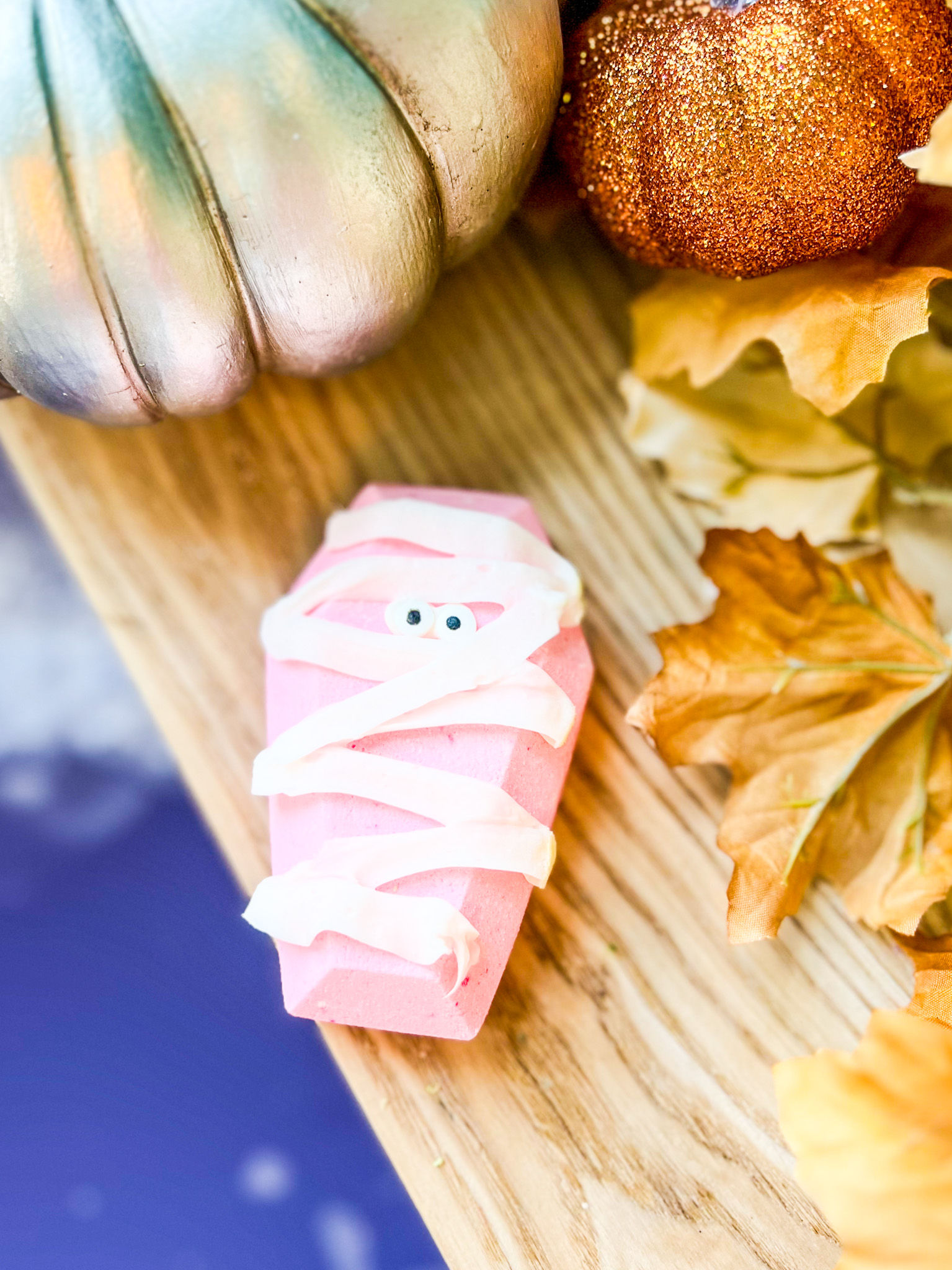 HALLOWEEN COFFIN • BATH BOMB