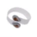 Armreif silberfarben mit strukturierter Oberfläche und Kristallbesatz in organischer Form. Avirelle.