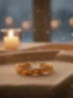 Goldfarbener Armreif im warmen Winterlicht – ruhige Szene mit Kerzen und sanftem Schneehauch. Avirelle.