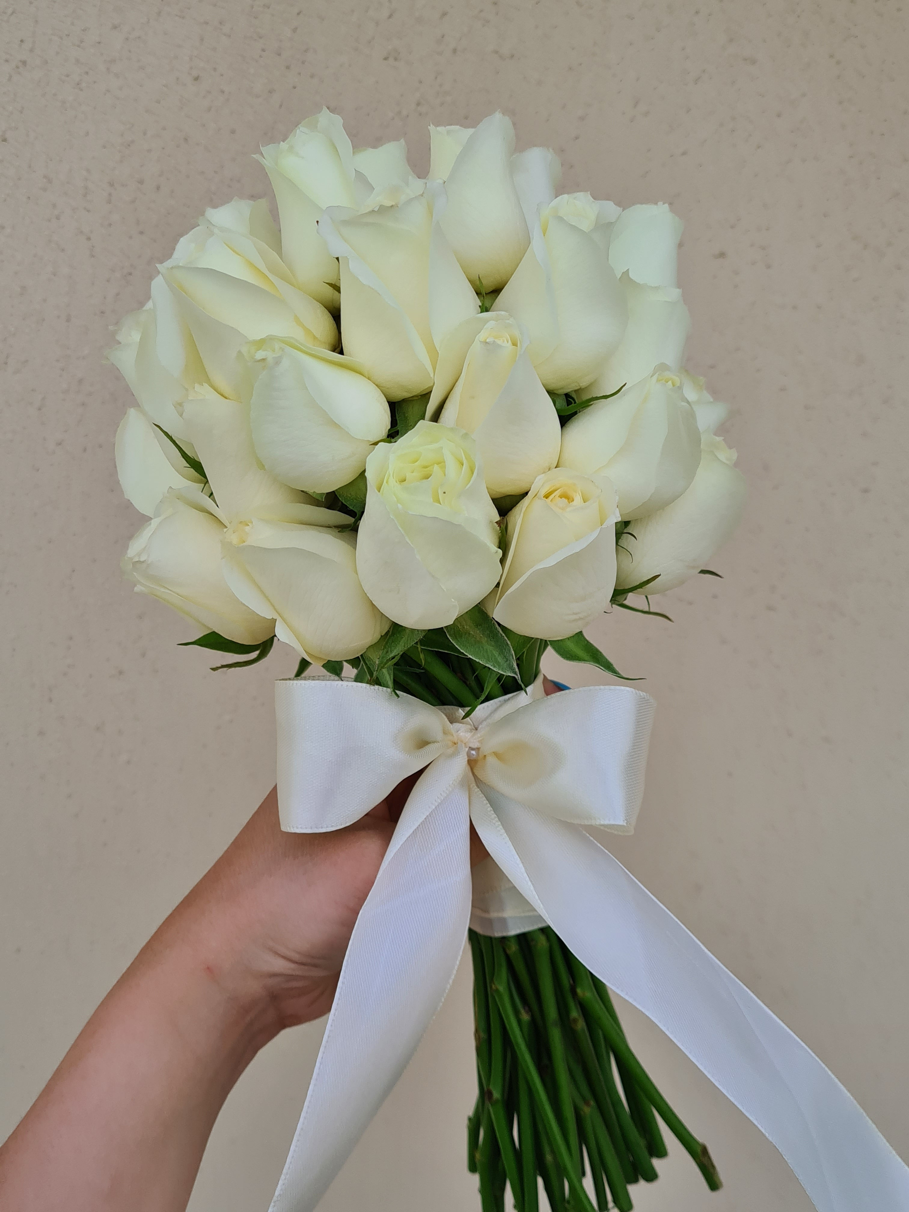 זר כלה ורדים לבנים- מדורג