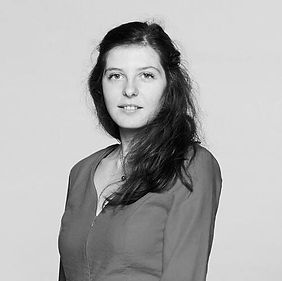Portrait de Maître Alix Voisin, avocate en droit public, urbanisme et contentieux administratif à Landerneau, Brest, Morlaix 