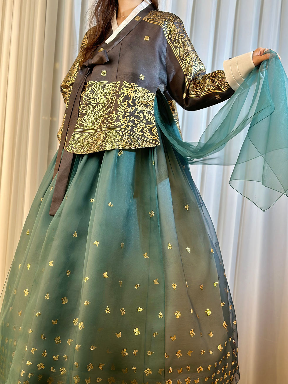 Thumbnail: Seoul Premium Hanbok Set