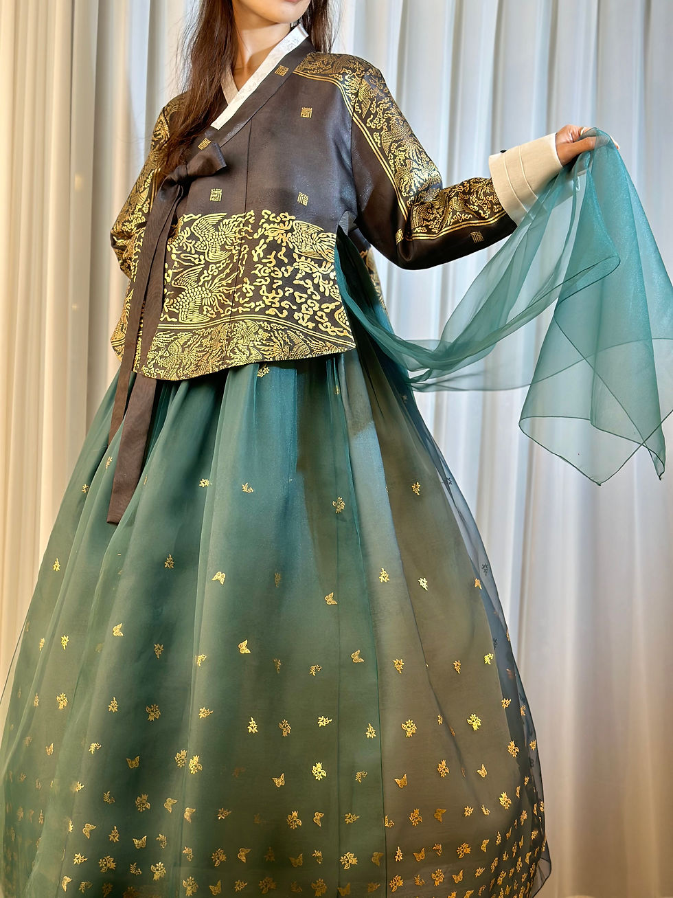 Thumbnail: Seoul Premium Hanbok Set
