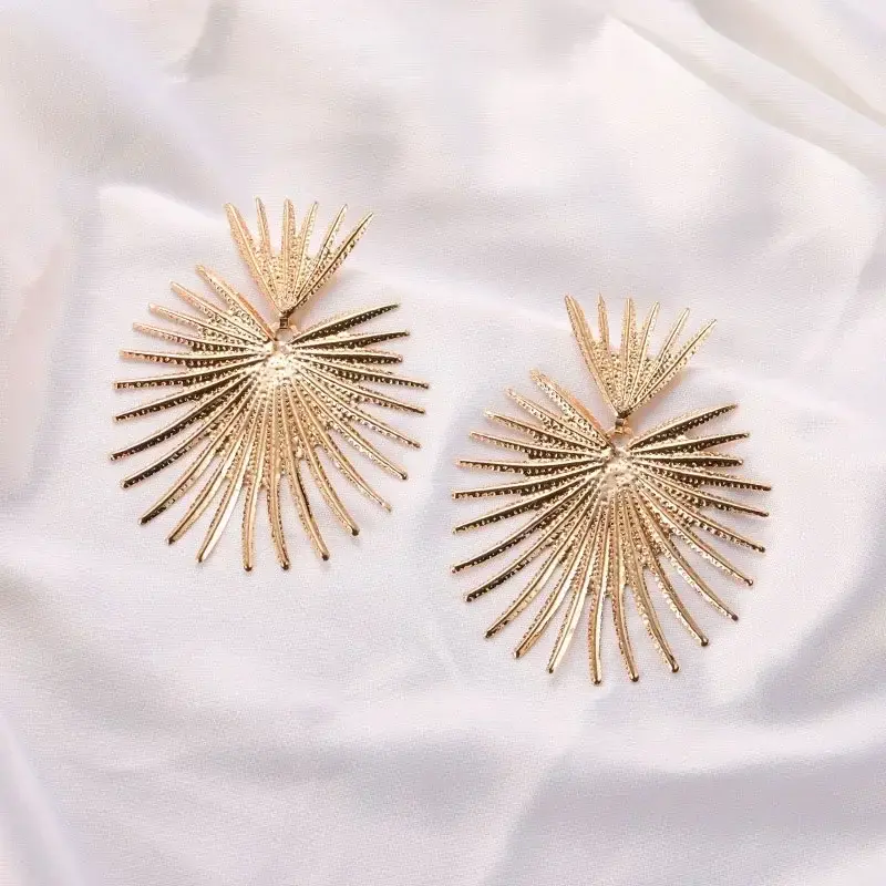 Miniaturbild: Hot Sell Unique Exaggerated Geoemtric Irregular Drop Earrings Personality Golden