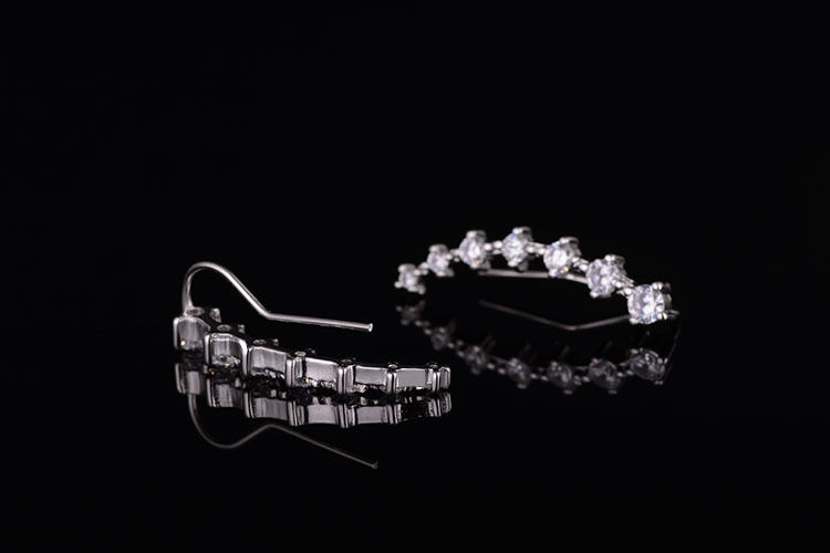 Miniature : New Arrival Hot Sell Fashion Shiny Crystal 925 Silver Needle Ladies Stud Earring