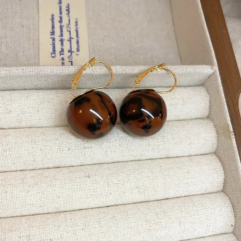 الصورة المصغرة: DREJEW Elliptical Dripping Oil Heart Geometric Earrings for Women Vintage High Q