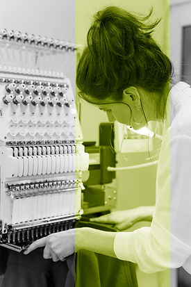 female-business-owner-working copia.jpg