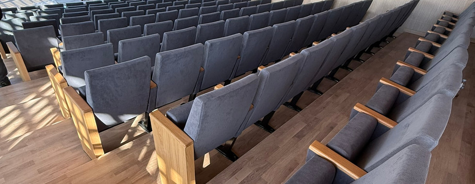 Καρέκλα θεάτρου Plus 6 στο Ωδείο Γλυφάδας - SYSTEMA Έπιπλα γραφείου Θεσσαλονίκη