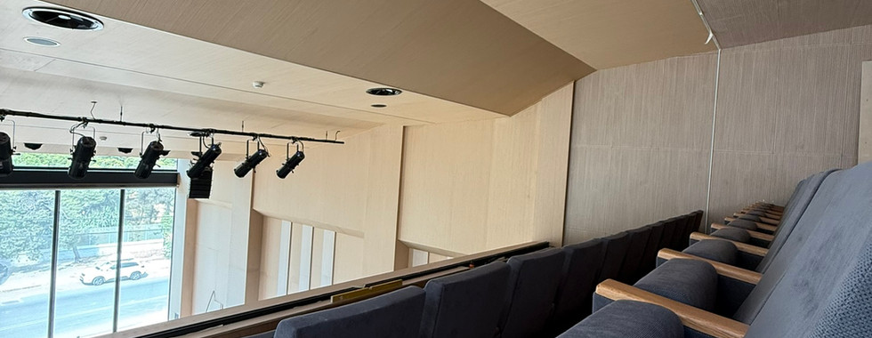 Καρέκλα θεάτρου Plus 6 στο Ωδείο Γλυφάδας - SYSTEMA Έπιπλα γραφείου Θεσσαλονίκη