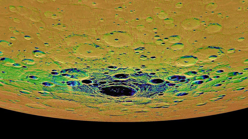 La vista que se muestra aquí es una proyección ortográfica de la región del polo sur de Mercurio, coloreada por un mapa de iluminación . El mapa de iluminación, creado a partir de imágenes MDIS repetidas , se colorea según el porcentaje de tiempo que un área determinada está iluminada por el sol. Las áreas que aparecen en negro en el mapa son regiones de sombra permanente. La región más grande en sombra permanente cerca del centro de la imagen se encuentra en el interior del cráter Chao Meng-Fu , un lugar con evidencia de albergar cantidades considerables de hielo de agua.  Crédito: NASA/Laboratorio de Física Aplicada de la Universidad Johns Hopkins/Institución Carnegie de Washington