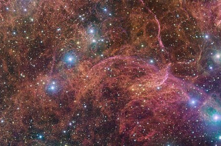 VLT Survey Telescope capta los restos de una estrella gigante