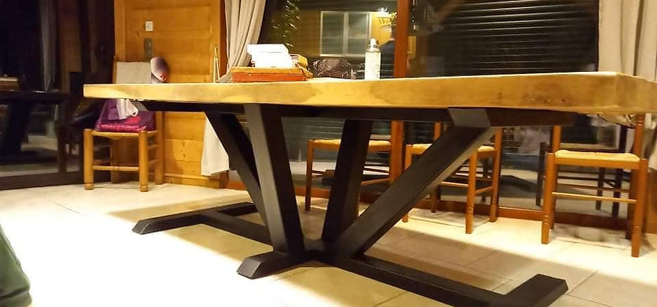 Salamandra_Table 10 pers_profil.jpg