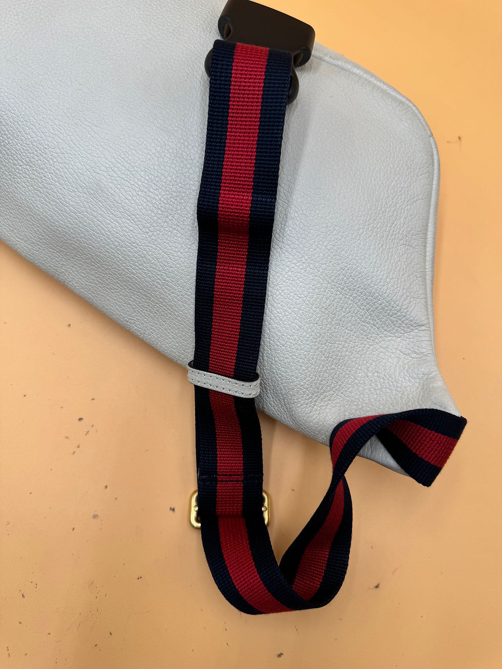 Thumbnail: GG Leather Logo Large Belt Bag 
