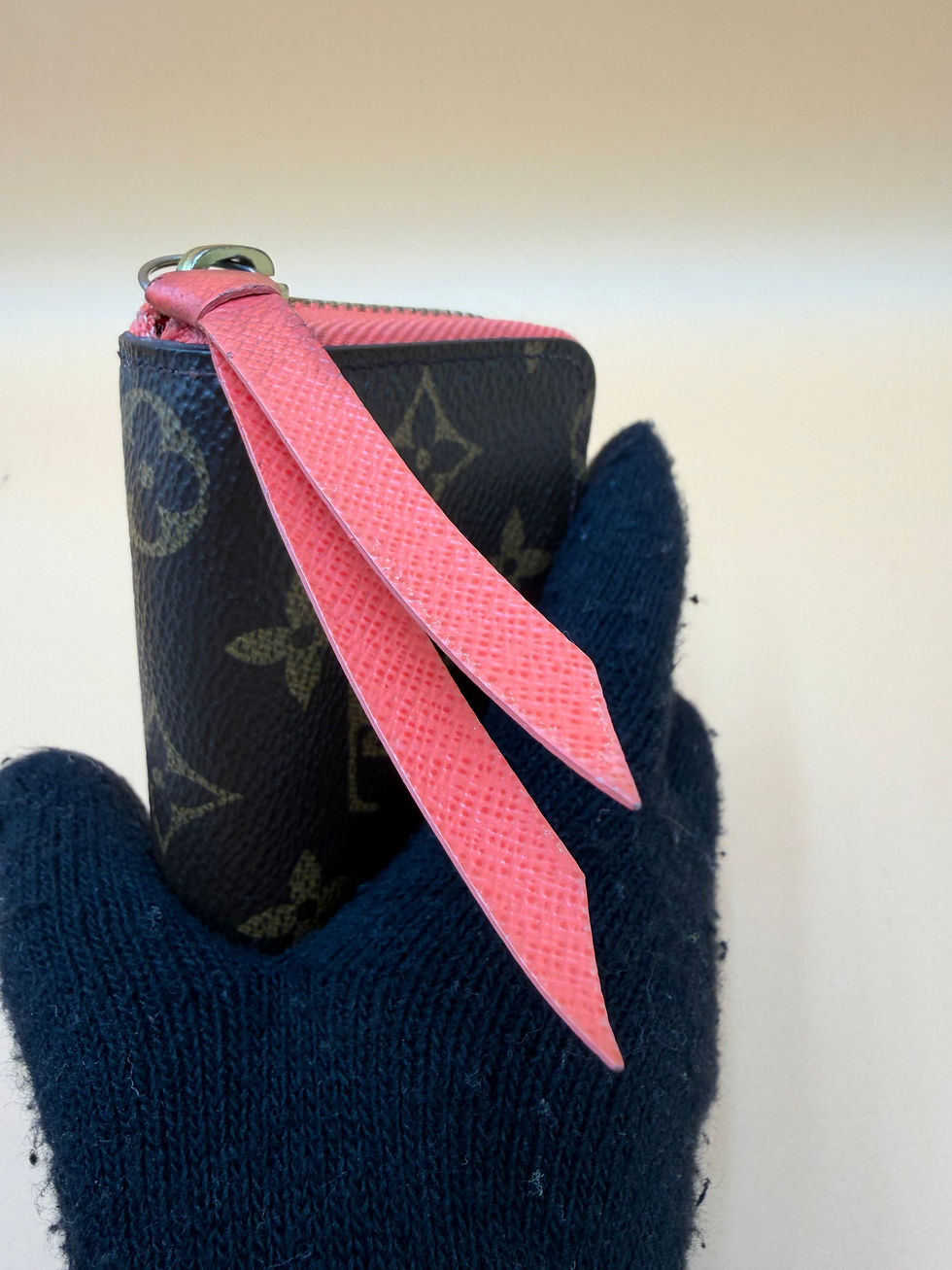 Thumbnail: LV Multicarte Card Wallet with Orange Interior