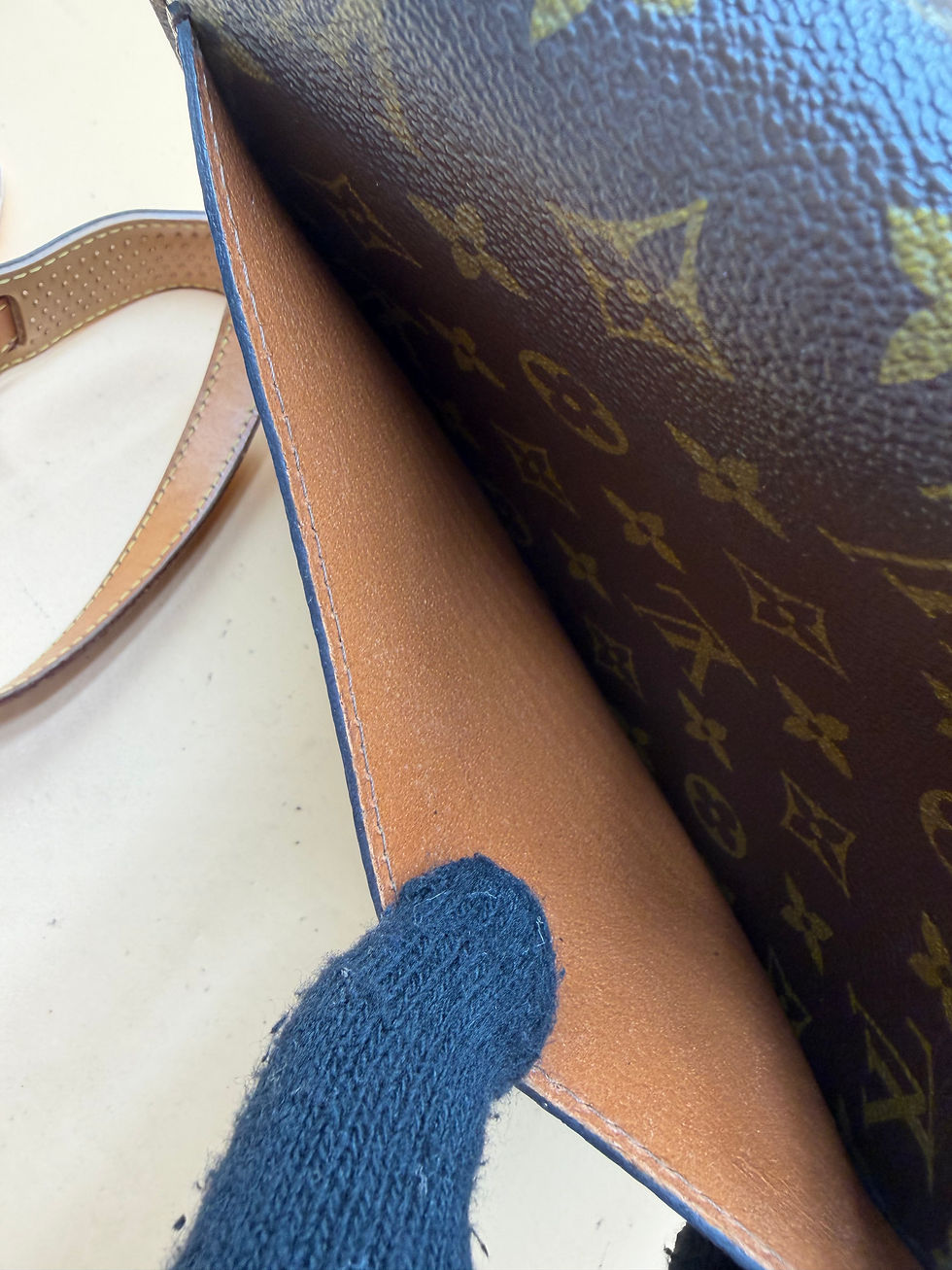 Thumbnail: LV Vintage Saint Cloud GM